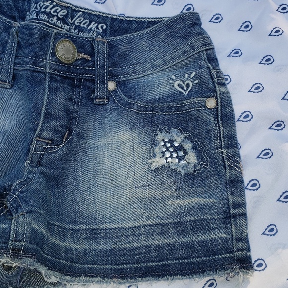 Like New! Justice Raw Hem Denim Shorts size 6R - Picture 5 of 6